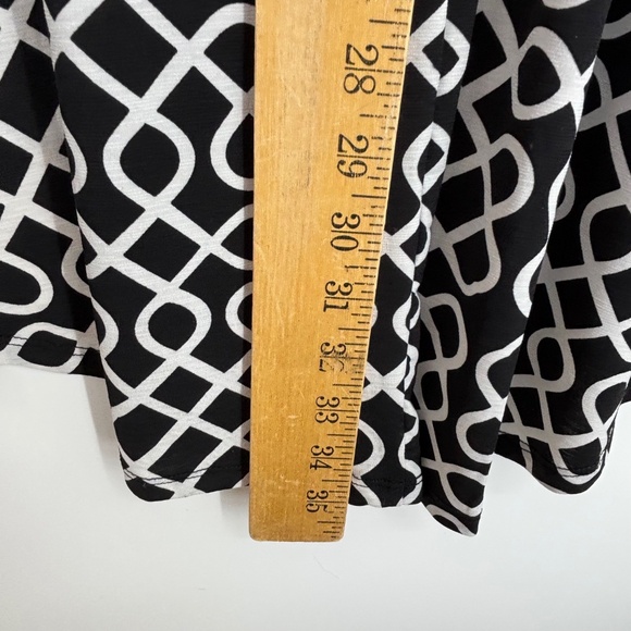 LuLaRoe Womens Medium Duster Length Open Cardigan Jacket Black White Geometric - Picture 7 of 7